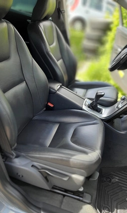 Volvo XC 60 cena 78900 przebieg: 122118, rok produkcji 2017 z Olsztyn małe 562